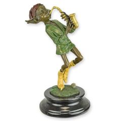 Bronzen beeld van een Goblin die Saxofoon Speelt