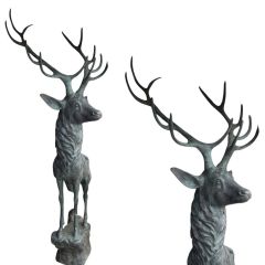 Bronzen hijgend hert, gemaakt door Mannus Rasmus in Canada - Hoogte 200 cm