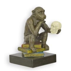 Bronzen beeld van de filosofische Darwin Aap
