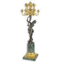 Bronzen kandelaar voor dertien kaarsen op een marmeren voet - 108 cm hoog (nonchalant)