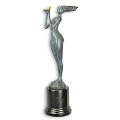 Modernistisch Bronzen beeld van een vrouw die een duif vasthoudt - Hoogte 32,6 cm