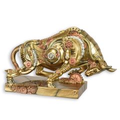 Resin Steampunk Beeldje van een aanstormende stier - Lengte 34,7 cm