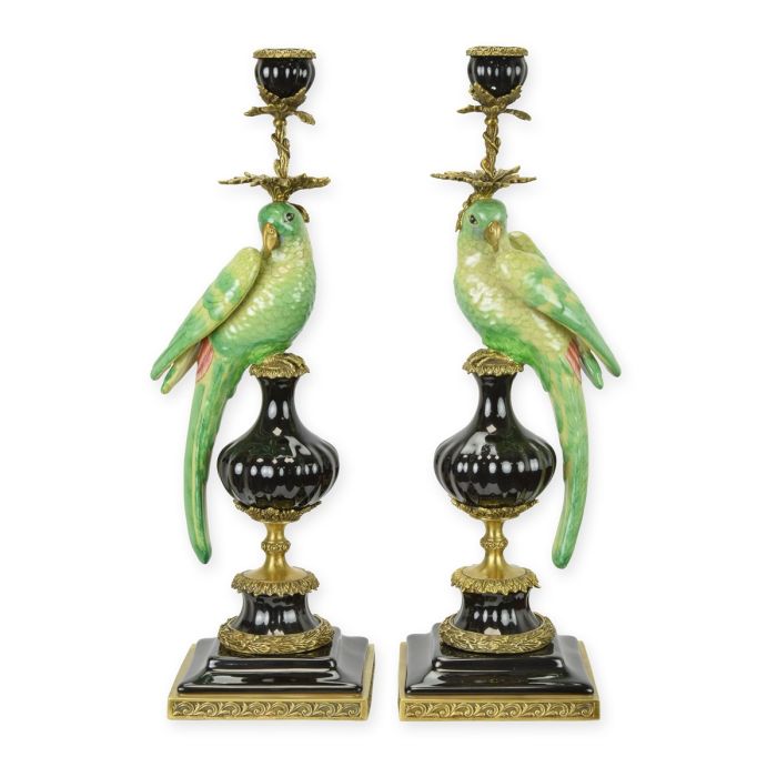 Set van 2 porseleinen papegaai-kandelaars met bronzen monturen