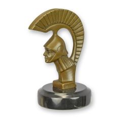 Bronzen Art Deco automascotte met Spartaanse krijger en hoge kamhelm