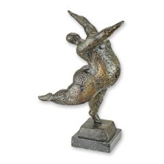 Modernistisch bronzen beeld van naakte danseres op één been met reliëf