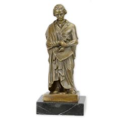 Bronzen beeld van Ludwig van Beethoven met muziekpartituur op een luxe zwarte marmeren voet